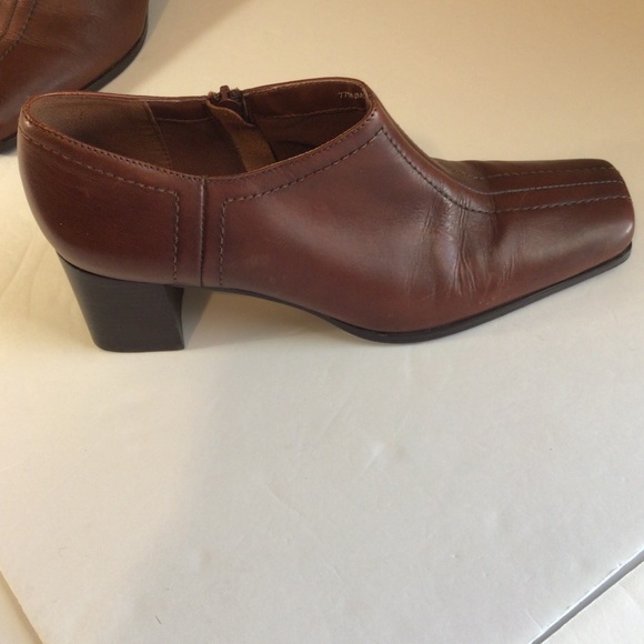 Naturalizer Brown Leather Heeled Loafers 9M  90s Minimalist Slip-On Shoes - Picture 13 of 16